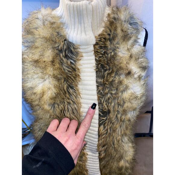 Michael Kors Faux-Fur Cream Button Front Sweater Vest size Small Brown Tan Fur - Picture 5 of 11
